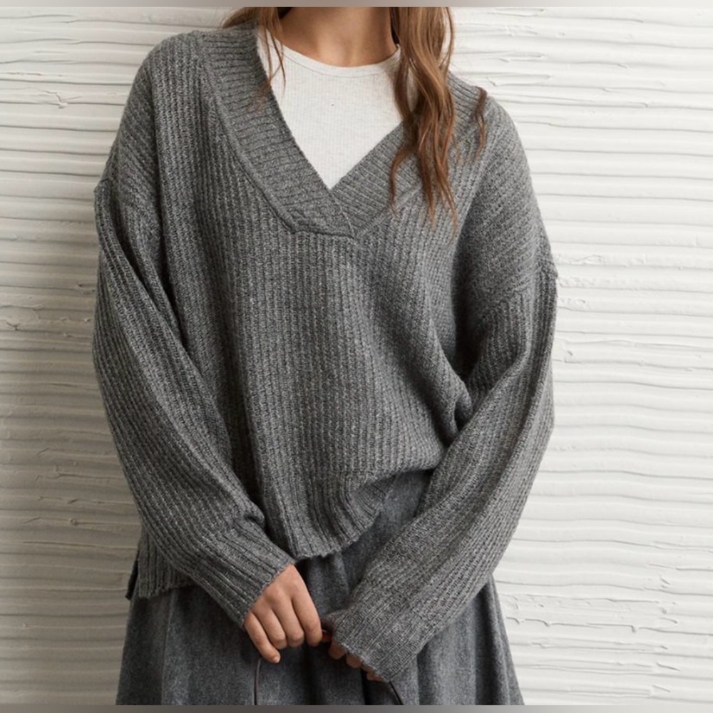 AE Whoa So Soft Oversized V- neck Sweater XL NEW W/ Tags Charcoal Heather - Picture 3 of 4